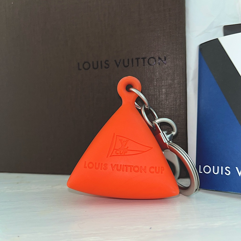 100% Authentic Louis Vuitton Cup Key Ring Key Holder Orange Rubber